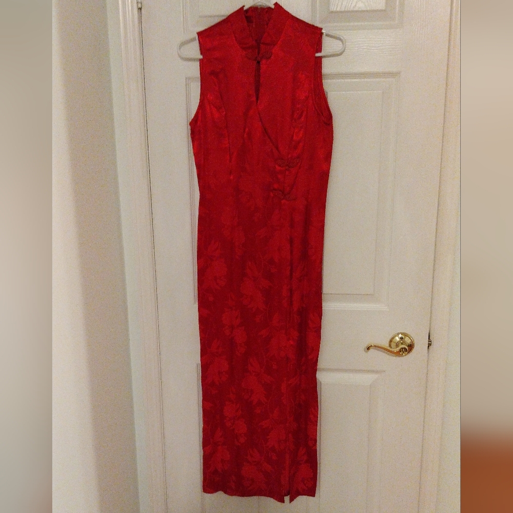 Brand new Red Floral Sleeveless cheng san Made in USA